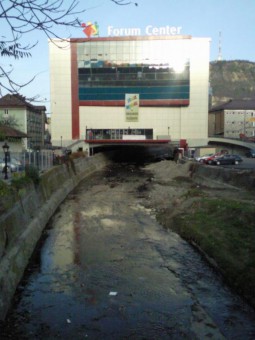 Mall-ul din Piatra Neamt Mall-ul din Piatra Neamt