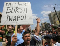 La lupta, tovarasi, sau la munca?