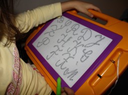 De mână, de tipar și de laptop