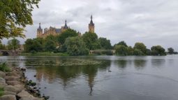 Castelul Schwerin văzut dinspre lac