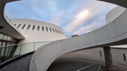 Biblioteca din Le Havre, proiectată de Neimeyer