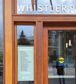 Cine are voie să intre în biblioteca din Whistler
