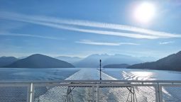 Apus de soare pe ferry