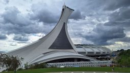 Țuguiul stadionului din Montreal