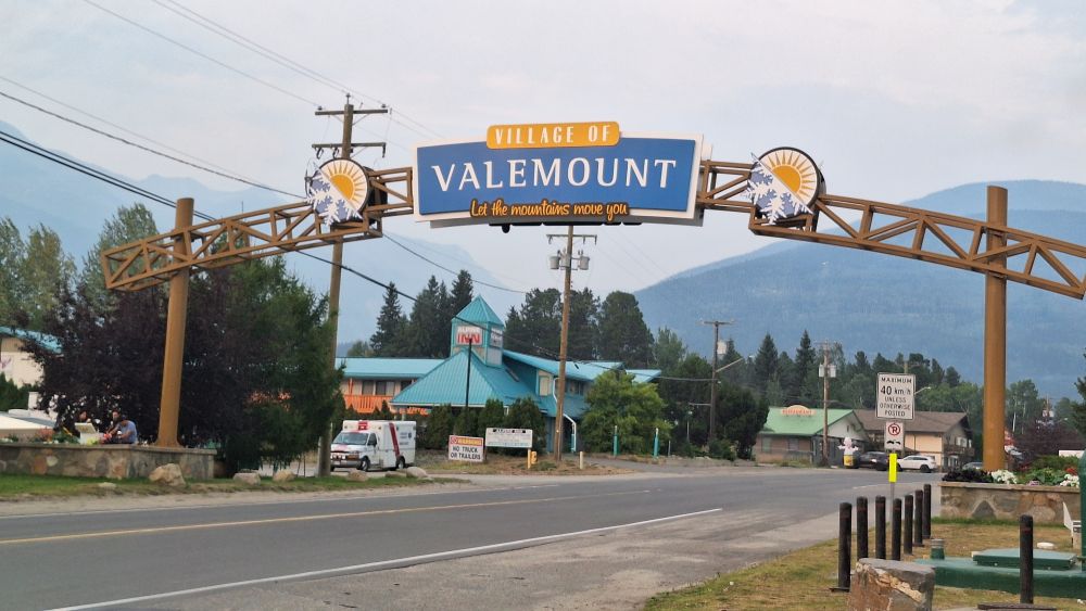 Intrarea monumentală în orășelul Valemount